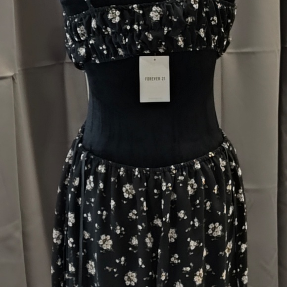 Spring/Summer Maxi Dress - Picture 2 of 2